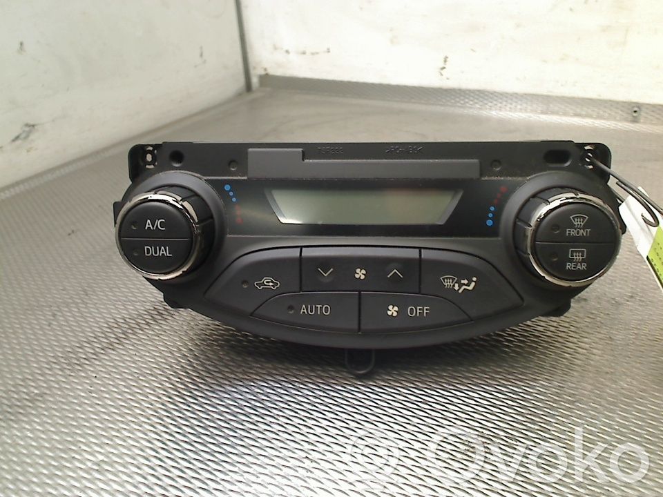 Toyota Yaris Climate control unit 