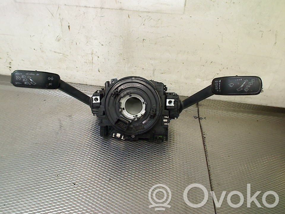 Skoda Octavia Mk3 (5E) Pulsanti/interruttori sul volante