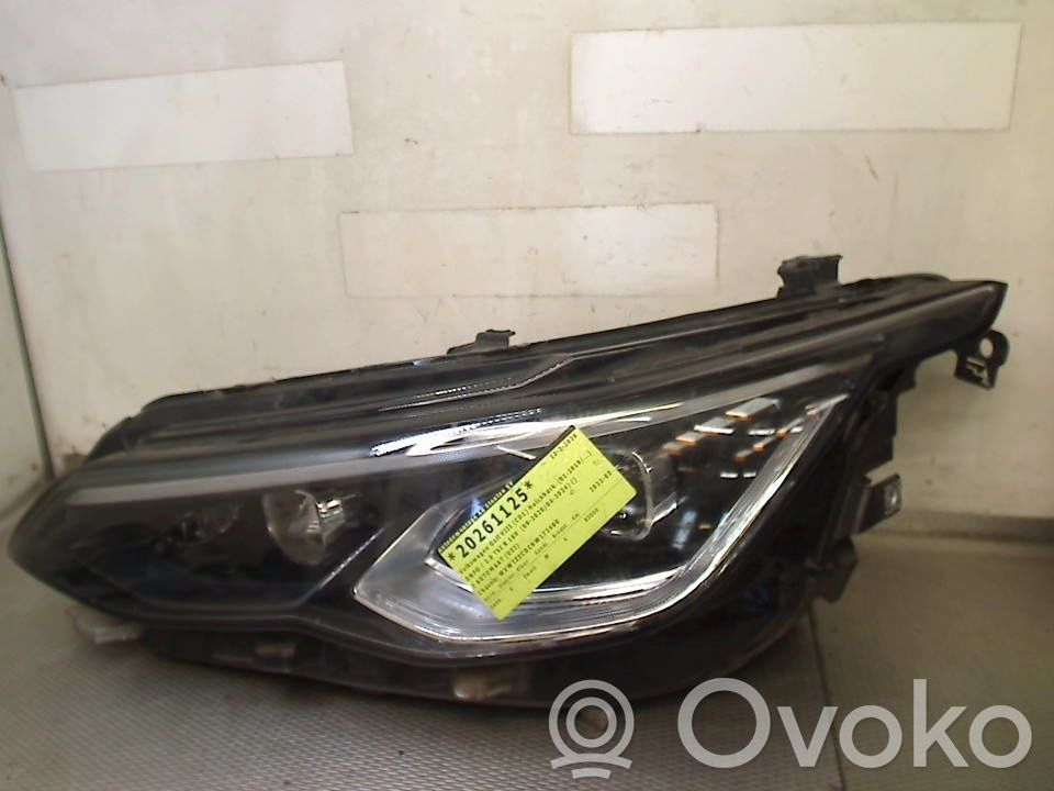 Volkswagen Golf VIII Faro/fanale 