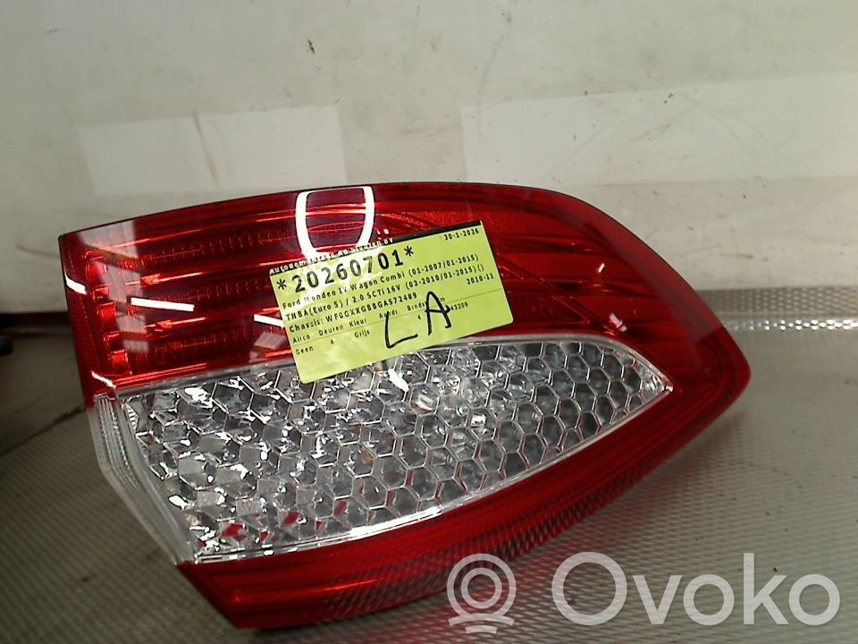 Ford Mondeo MK IV Задний фонарь в кузове 
