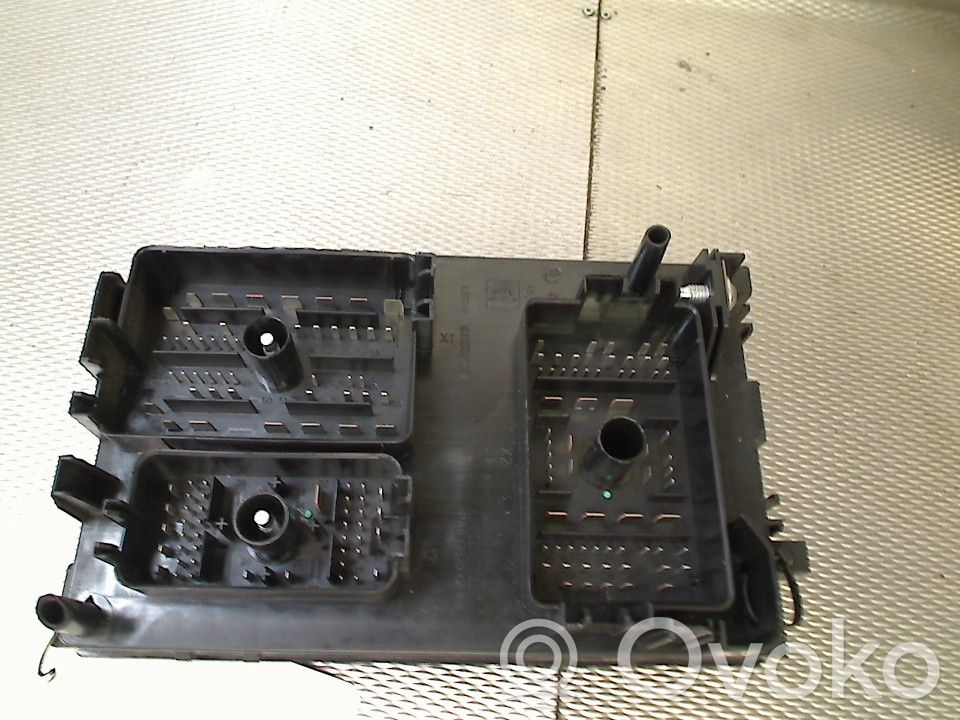 Opel Astra J Sicherungskasten komplett 