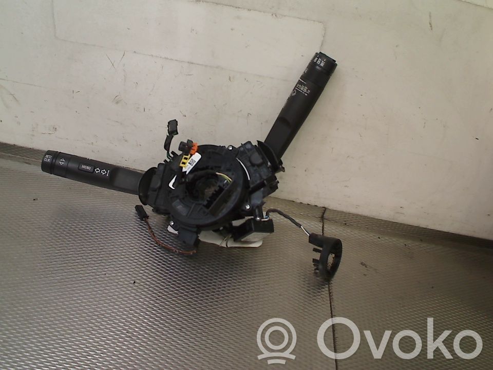 Opel Corsa E Butoane/comutatoare pe volan 
