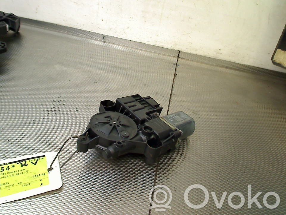 Skoda Fabia Mk3 (NJ) Motor del regulador de la ventanilla de la puerta delantera