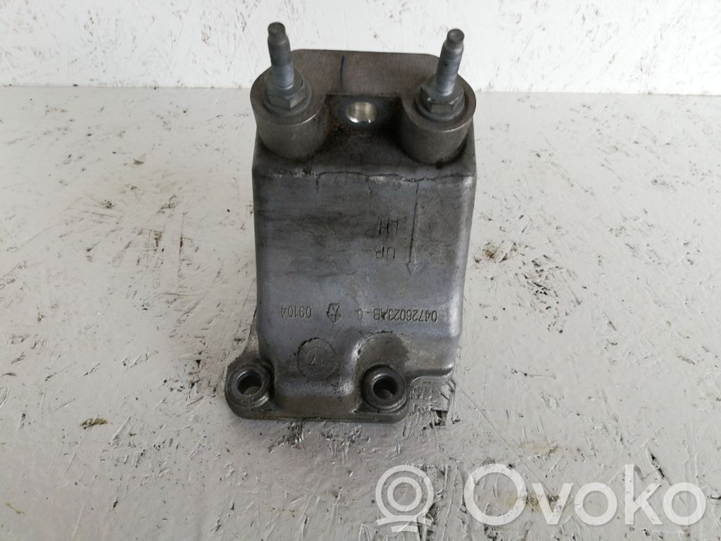 Engine mounting bracket   04726023AB
