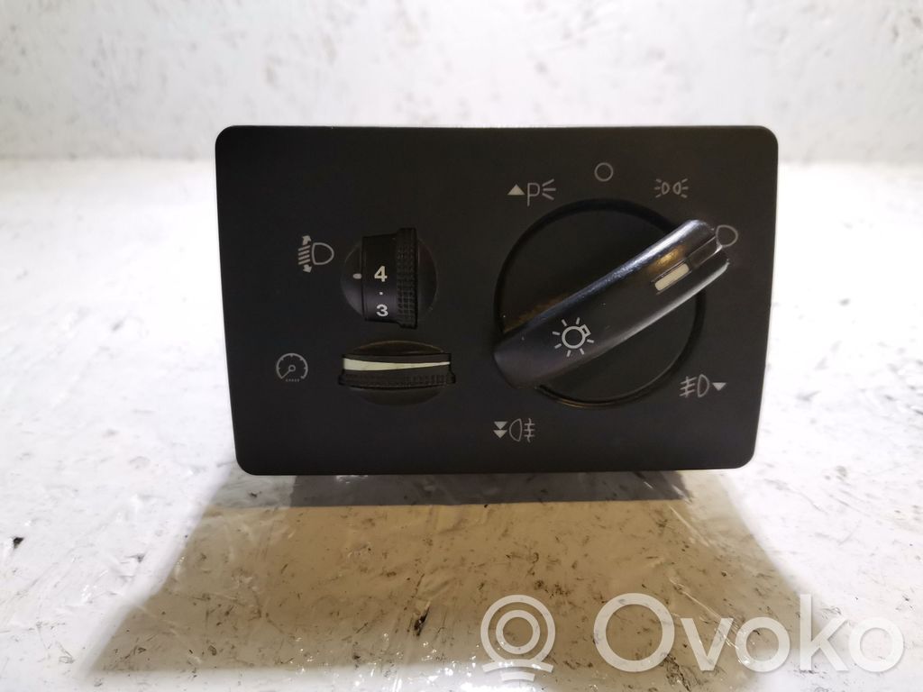 Lukturu slēdzis   4M5T13A024BA