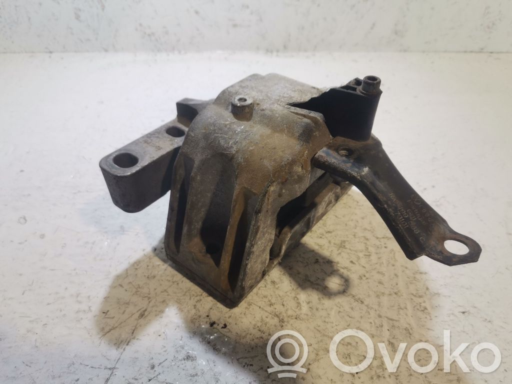 Volkswagen Golf IV Engine mount bracket 