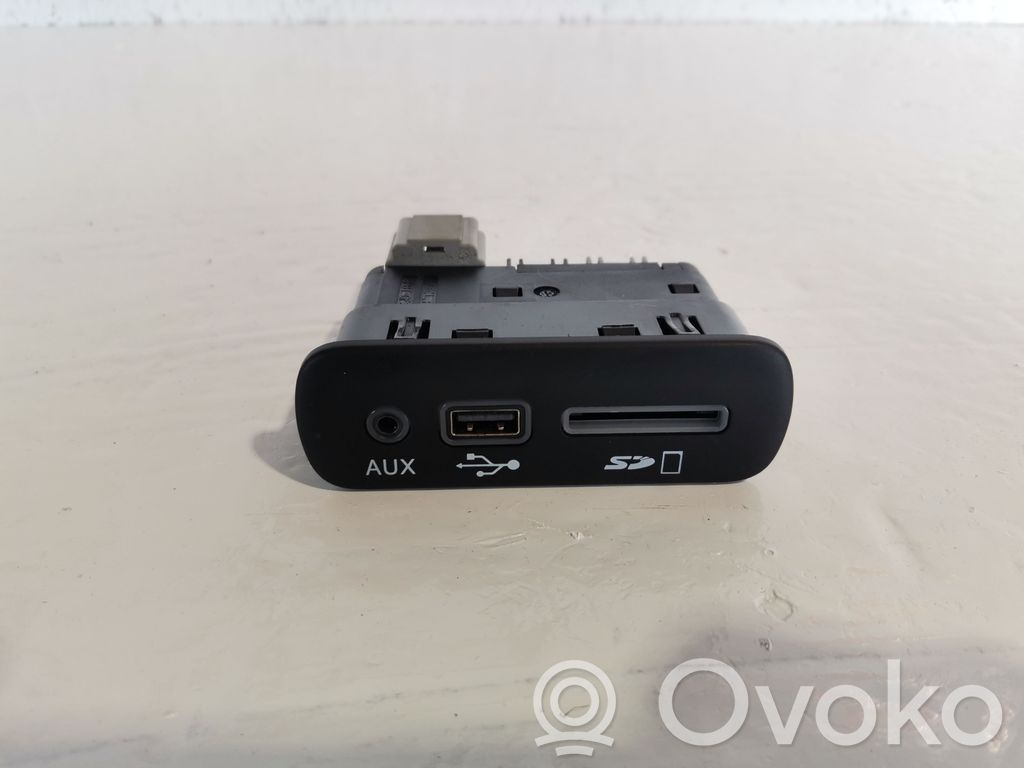 USB socket connector   68206384AC