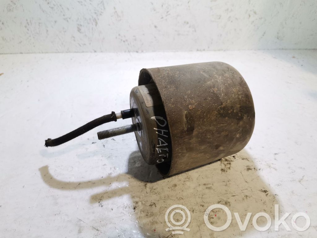 Engine mount bracket   3D0199381S