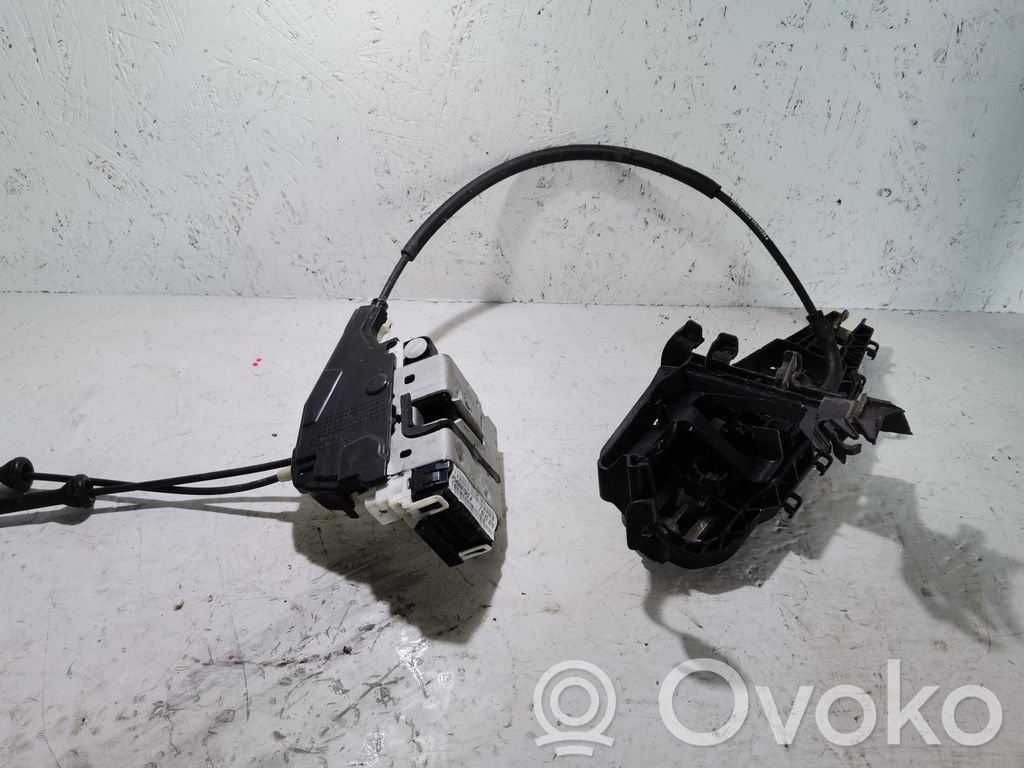 Serrure de porte arrière   P04589915ADA