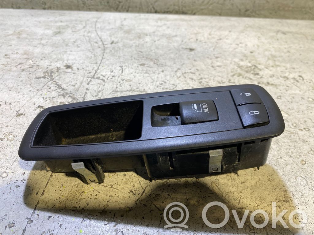 Electric window control switch   10123707,68268251AC