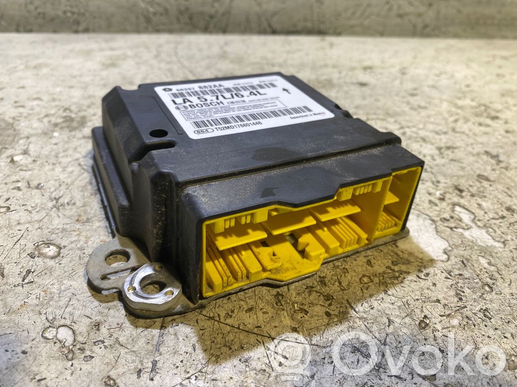 Airbag control unit/module   68297882AA,LA57L64L,0285013256
