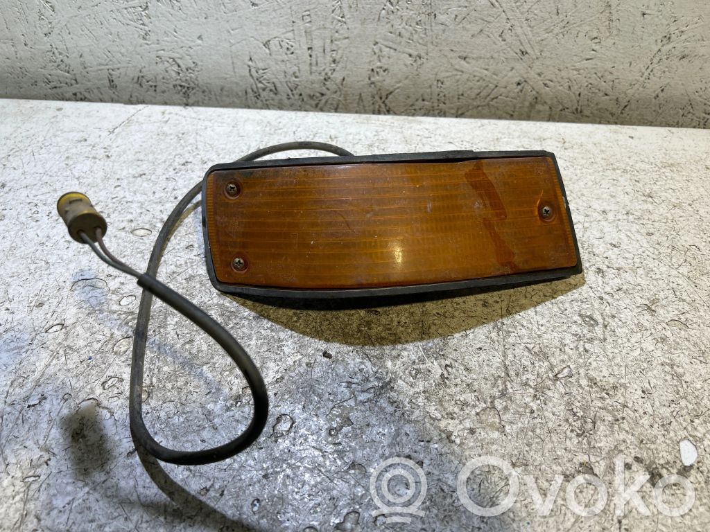 BMW 5 E28 Señal de giro del parachoques delantero 