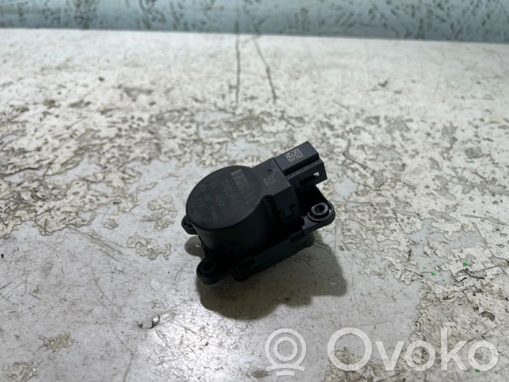 Opel Meriva B Oro sklendės varikliukas 