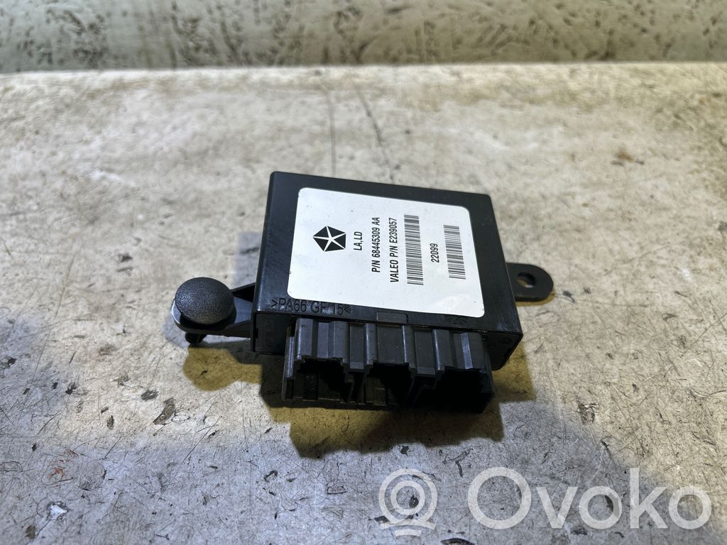 Parking PDC control unit/module   68445309AA,22099,E239057