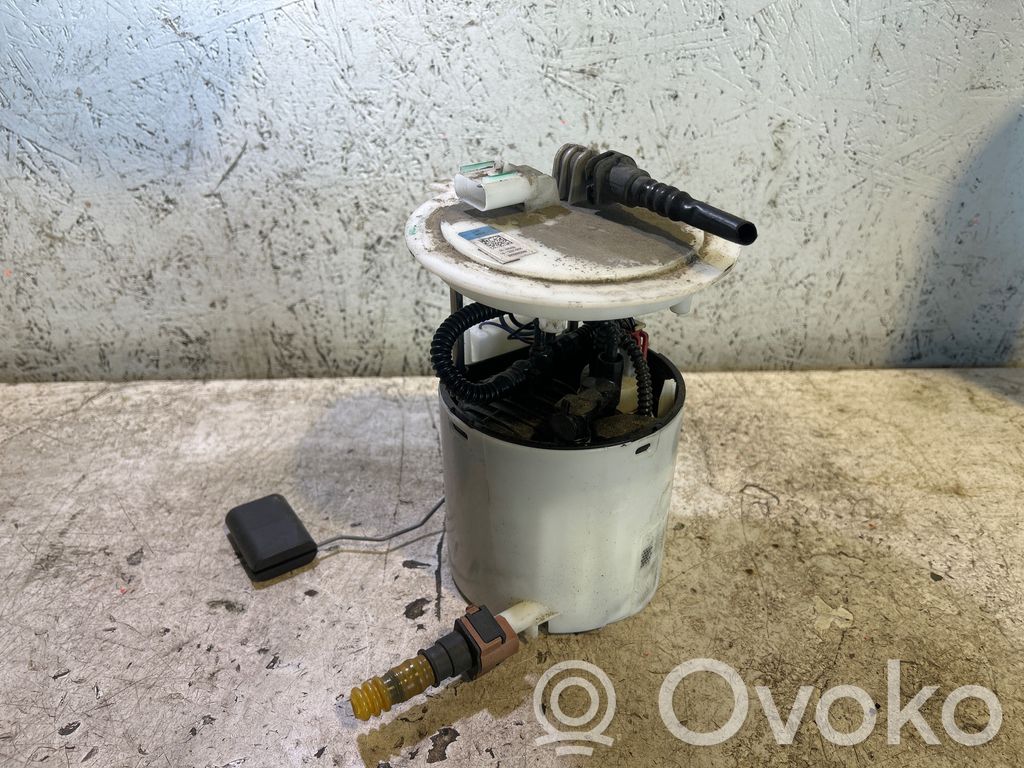Bomba interna de combustible   68250900AA,28472075,02051602