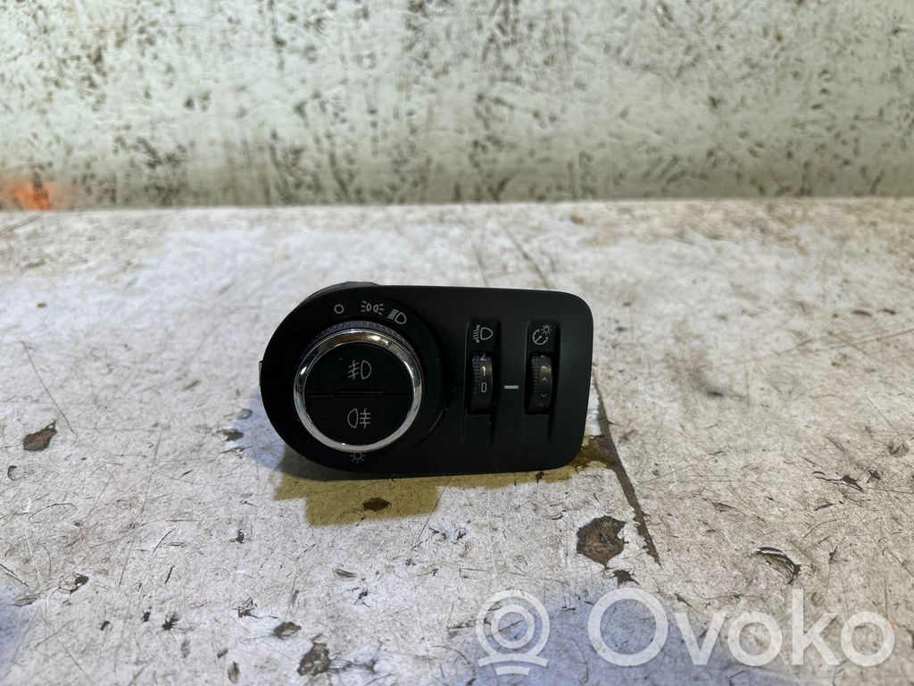 Light switch   13470445,5165,A17850104