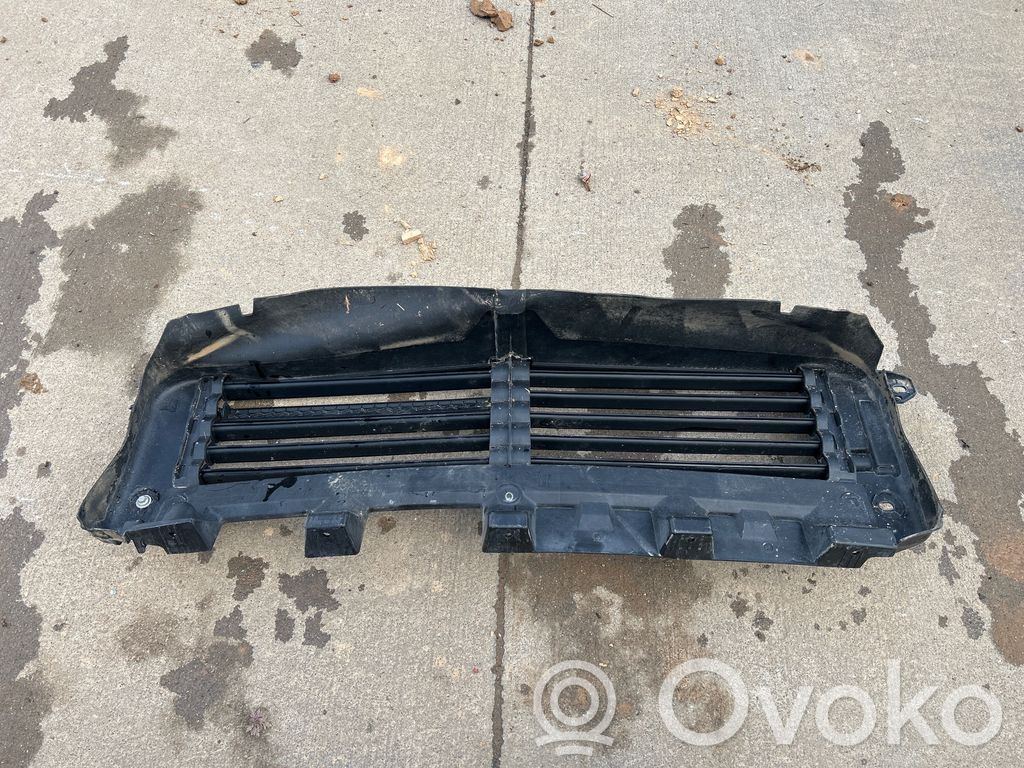 Volvo XC40 Wlot / Kanał powietrza intercoolera 