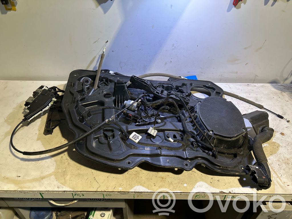 Chrysler Pacifica Front window lifting mechanism without motor 