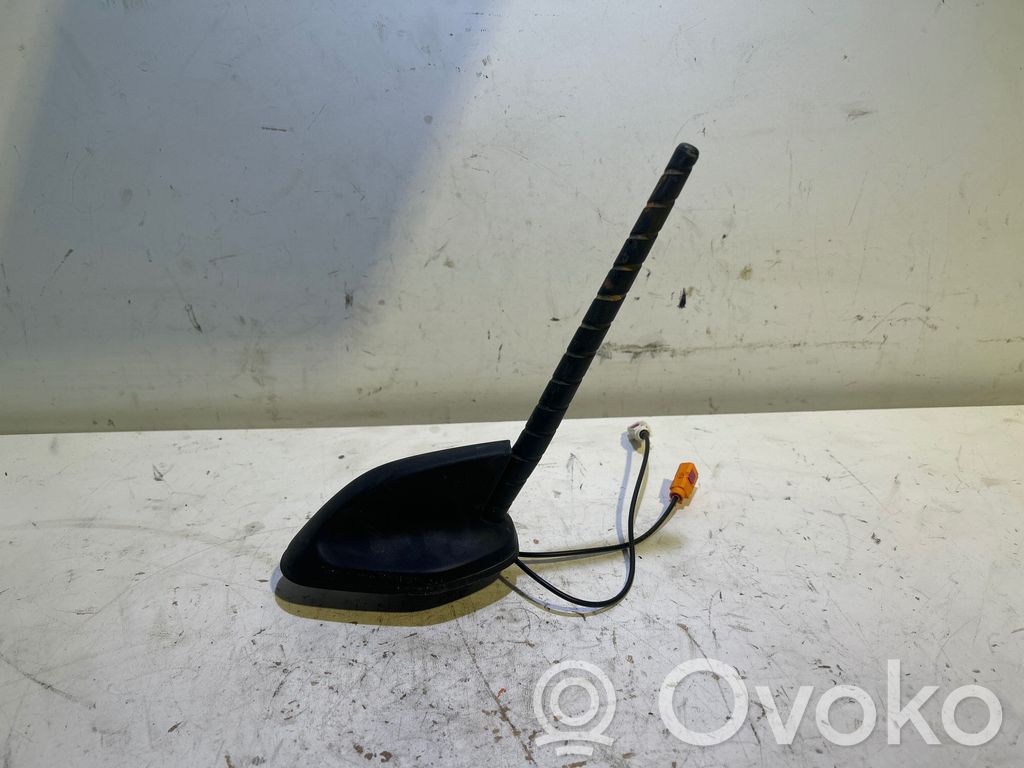 Peugeot 208 II Antena radiowa 