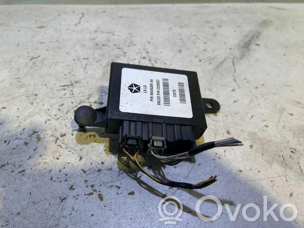 Parking PDC control unit/module   68445309AA,22070,E239057