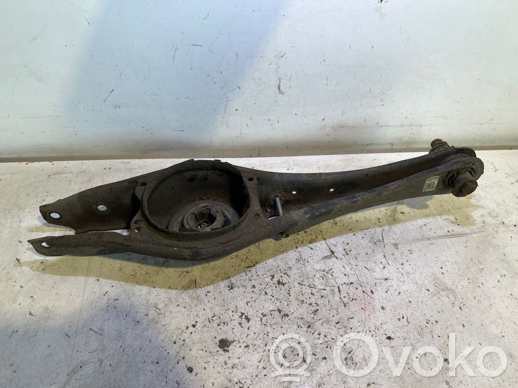 Volkswagen PASSAT B8 Rear upper control arm/wishbone 