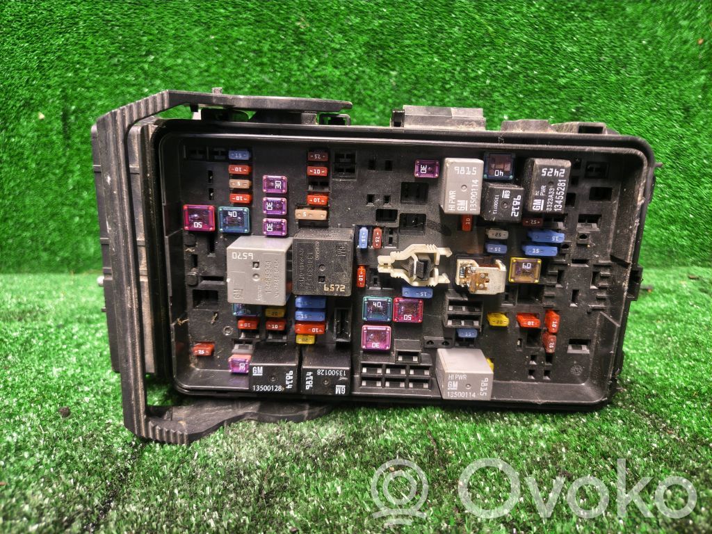 Opel Insignia B Fuse box set 