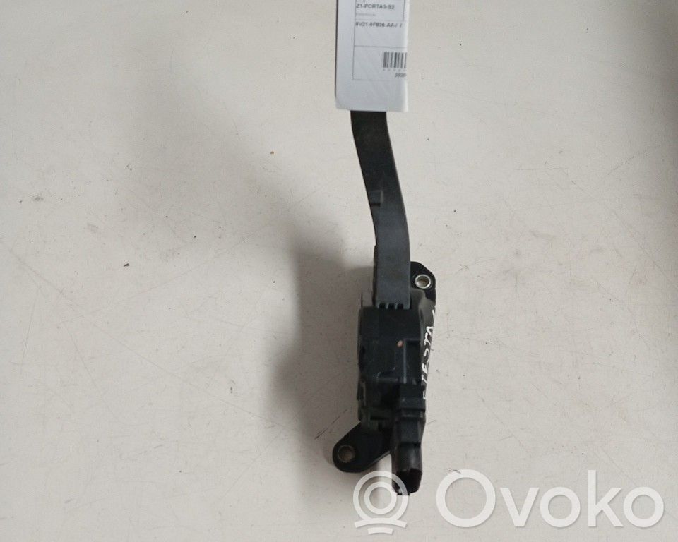 Gaspedal   8V219F836AA