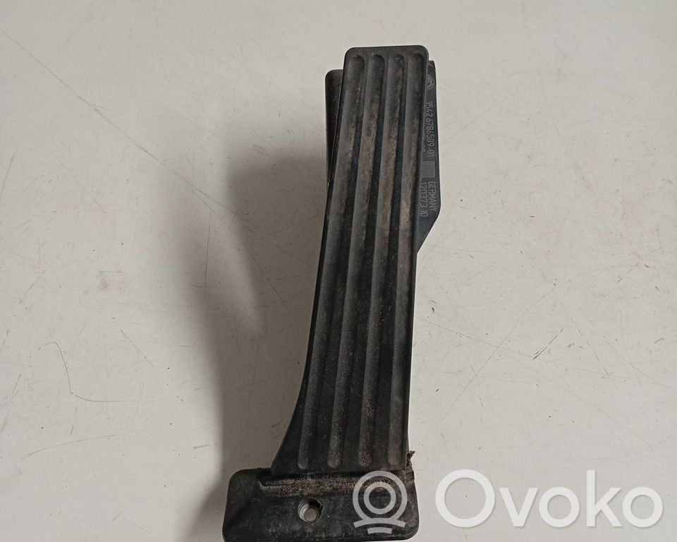 Akseleratora pedālis   74766500