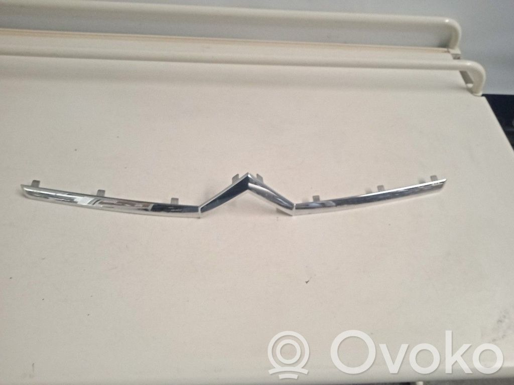 Grille de calandre avant   FRISO
