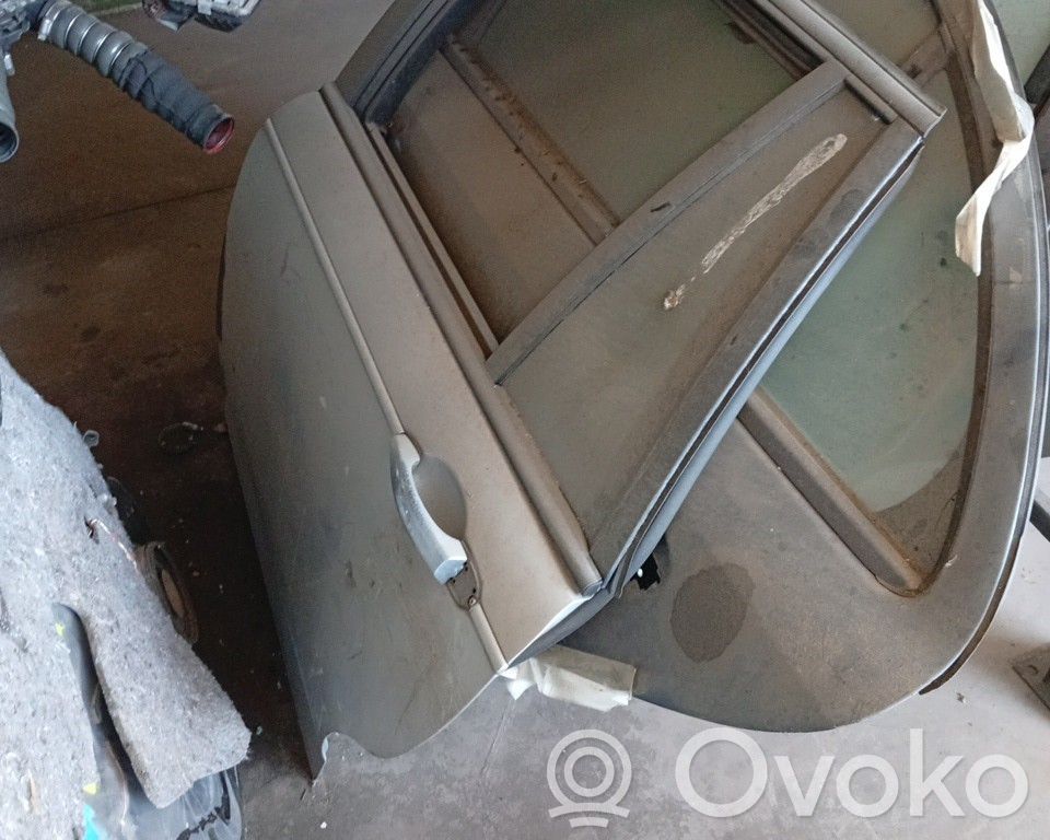 Rear door   CINZA,CARRINHA