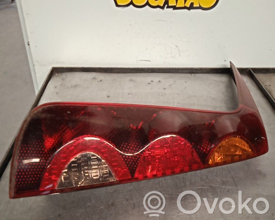 Nissan Note (E11) Tailgate rear/tail lights 