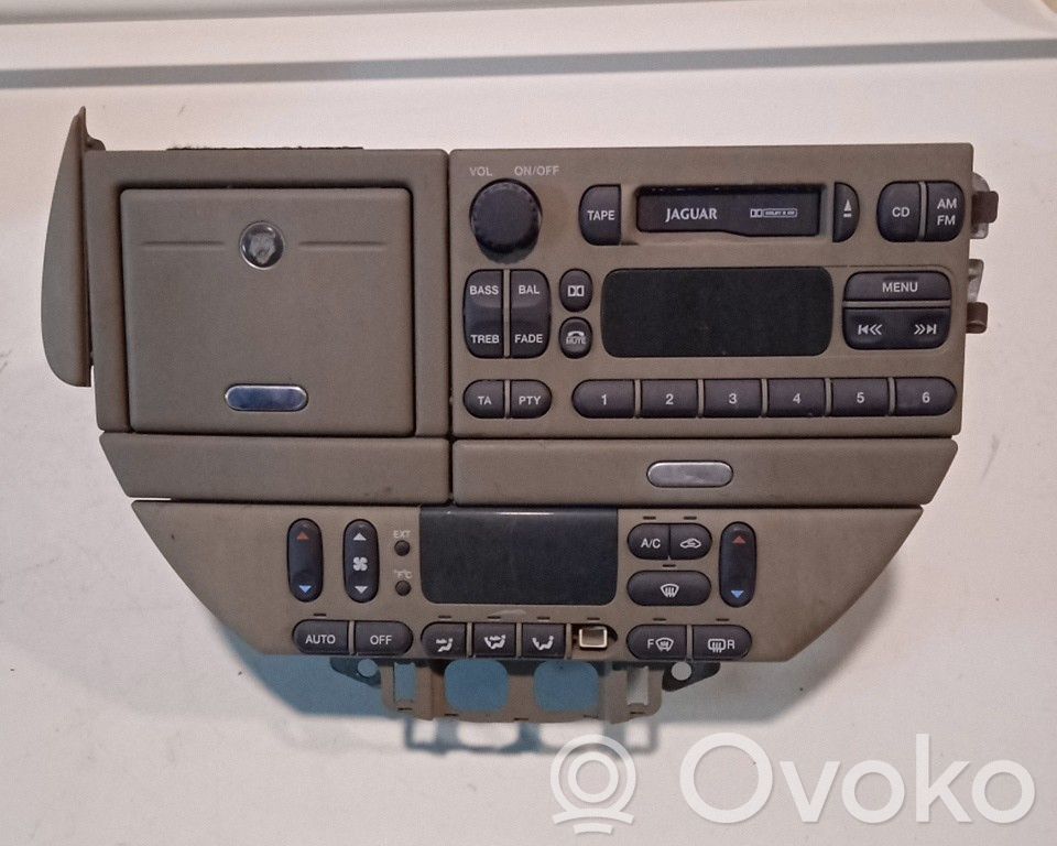 Unité principale radio / CD / DVD / GPS   XR8354115A00
