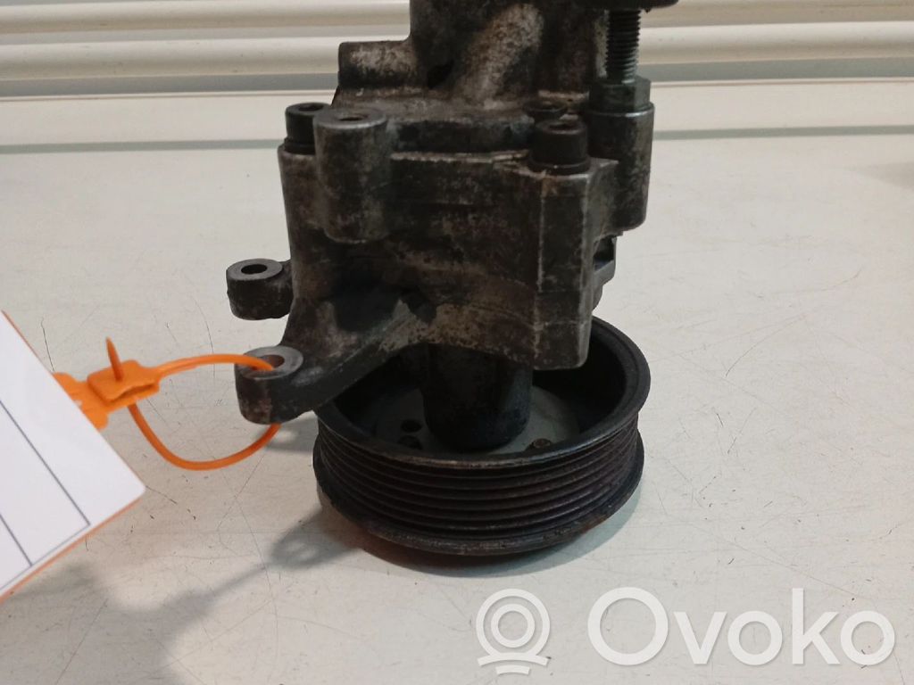 Power steering pump   2107974