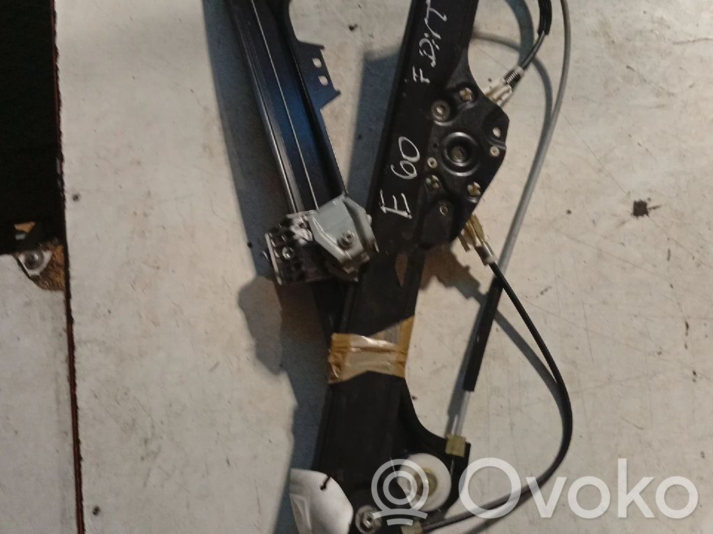 Front window lifting mechanism without motor