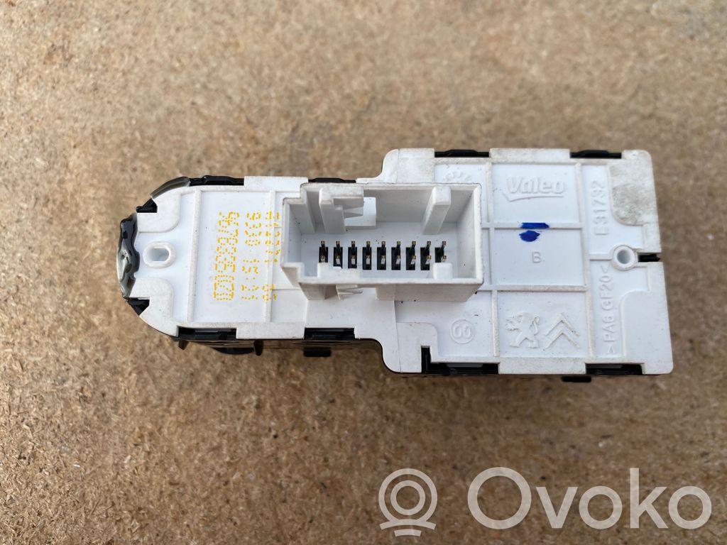 Opel Combo E Interruptor del elevalunas eléctrico 