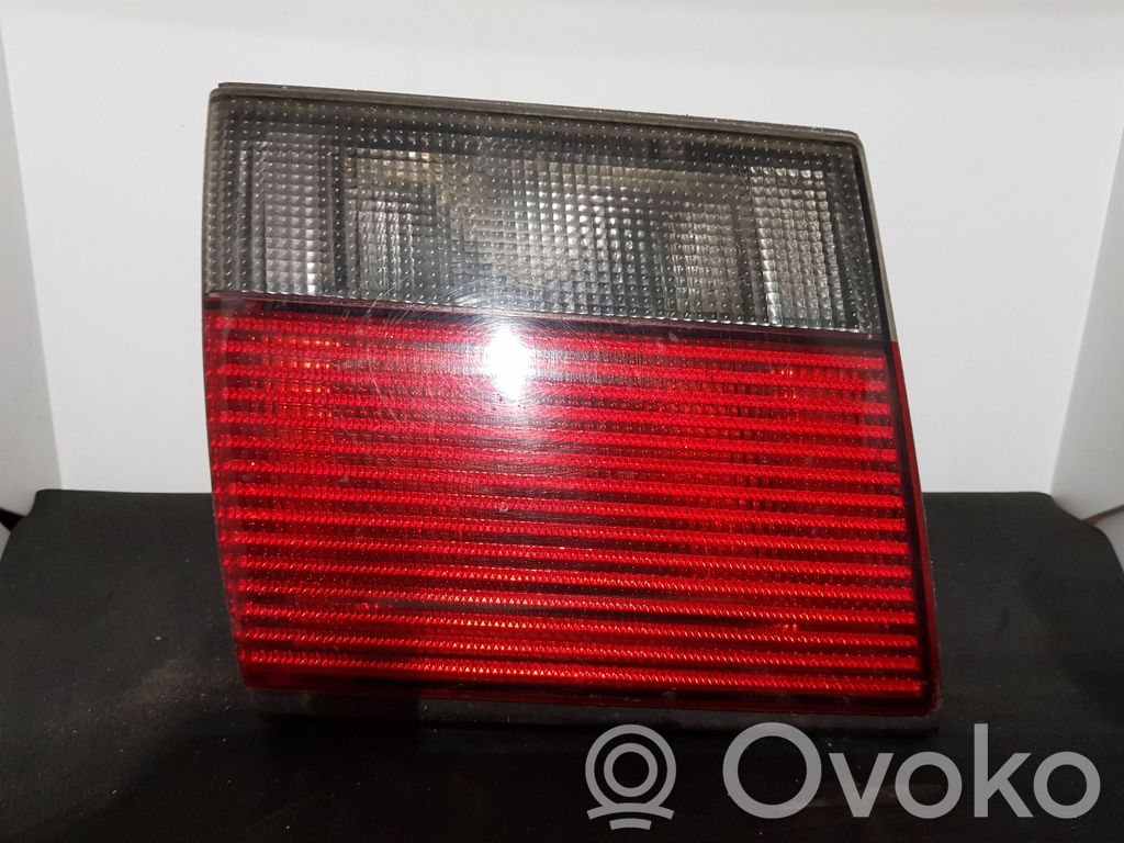 Saab 9-5 Aizmugurējais lukturis pārsegā 