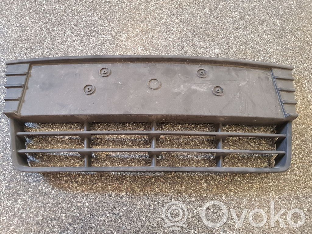 Ford Focus Front bumper lower grill 