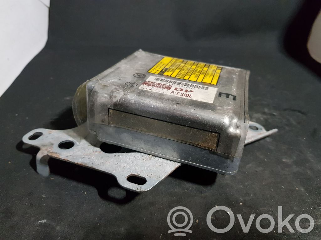Lexus IS 200-300 Airbag control unit/module 