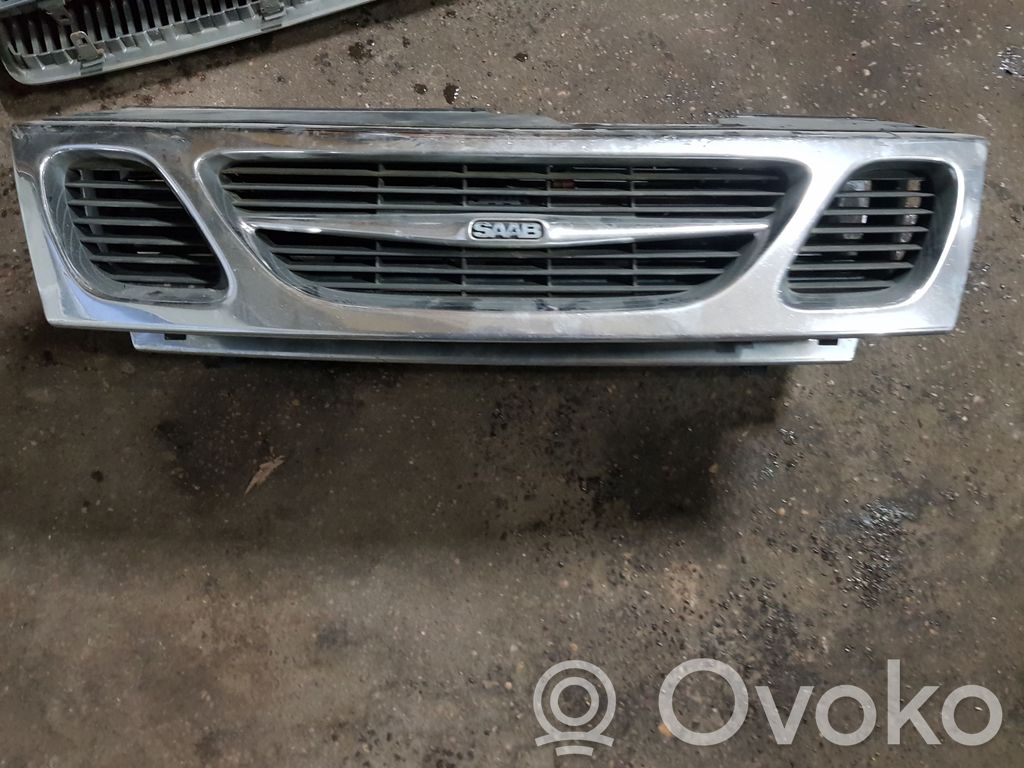 Saab 900 CD Front bumper upper radiator grill 