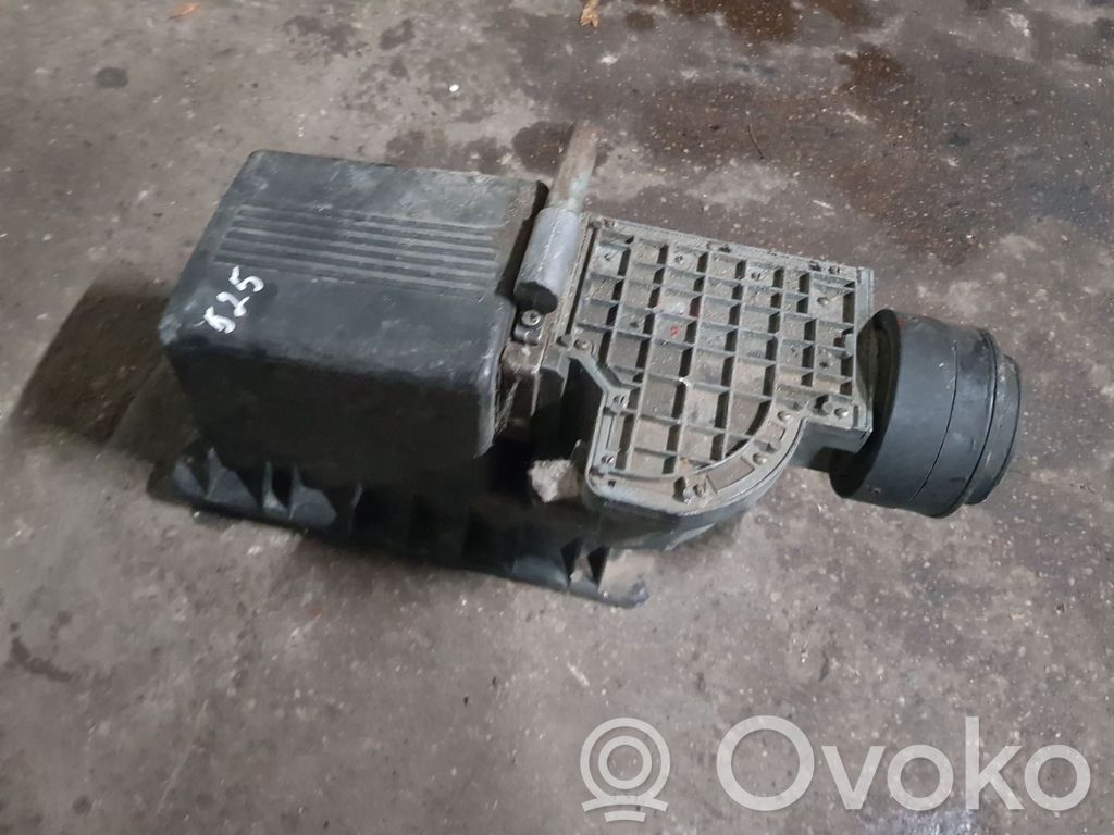 BMW 5 E34 Air filter box 