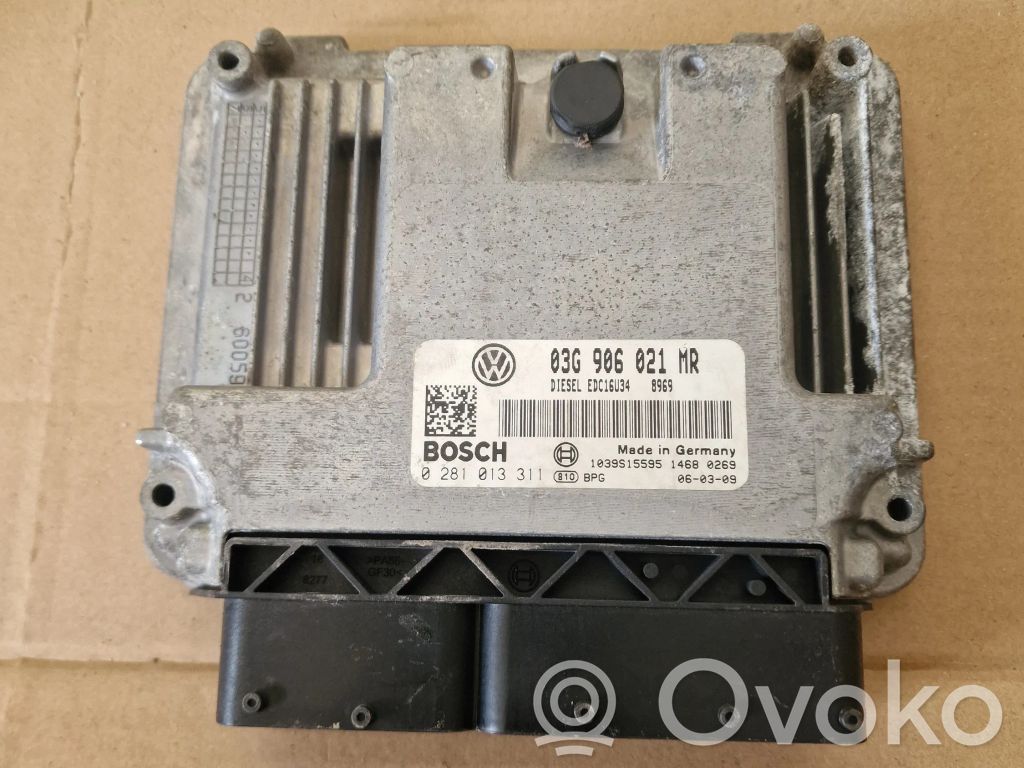 Volkswagen PASSAT B6 Engine control unit/module 