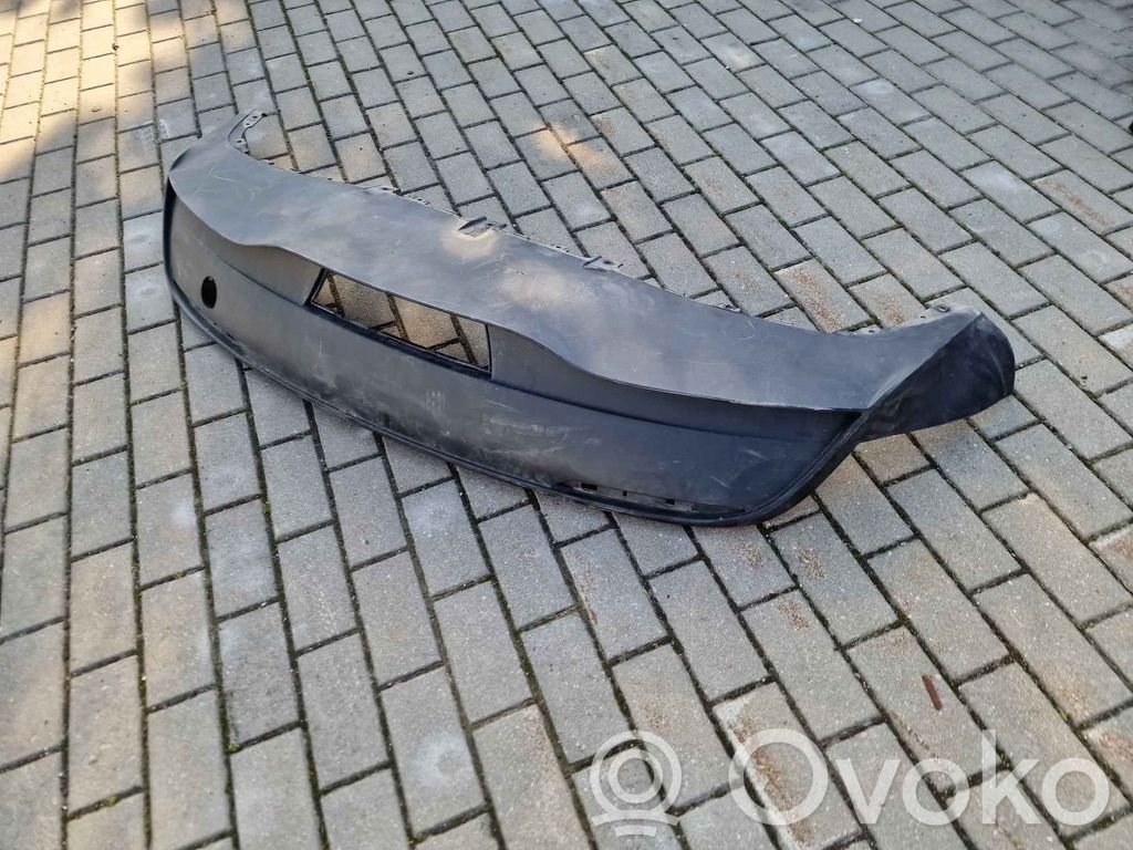 Tesla Model Y Apakšējā bampera daļa 