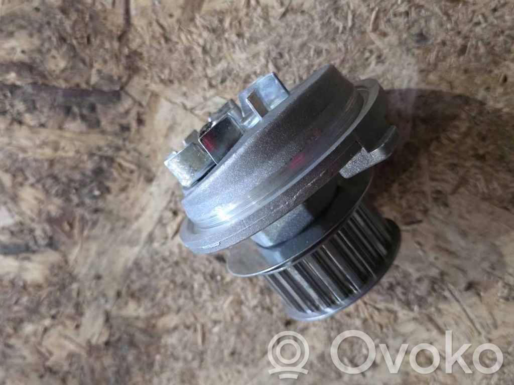 Opel Astra F Water pump 