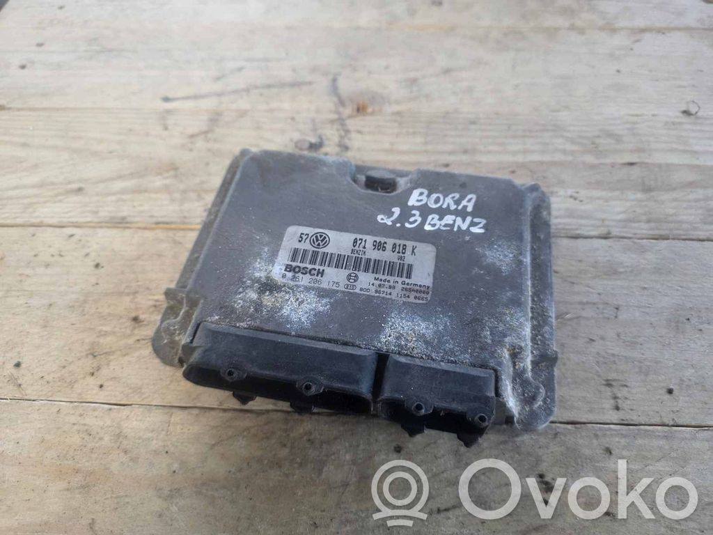 Volkswagen Golf IV Engine control unit/module 