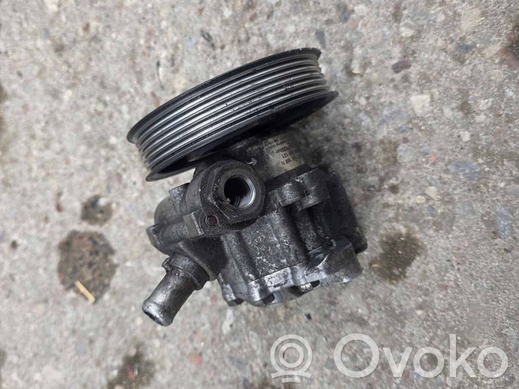 Audi A4 S4 B7 8E 8H Power steering pump 