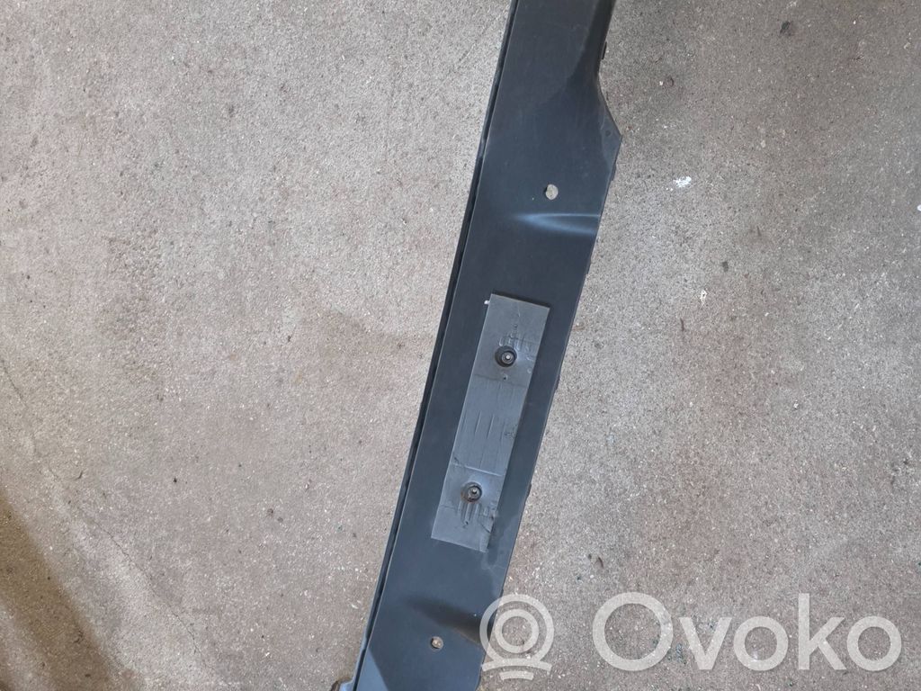 Volvo XC40 Moldura inferior del parachoques trasero 