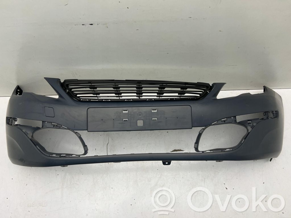 Peugeot 308 Zderzak przedni 