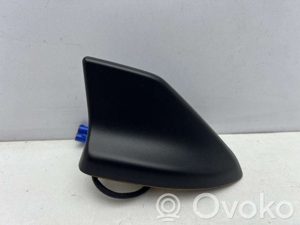 Ford Transit Courier II GPS-pystyantenni 