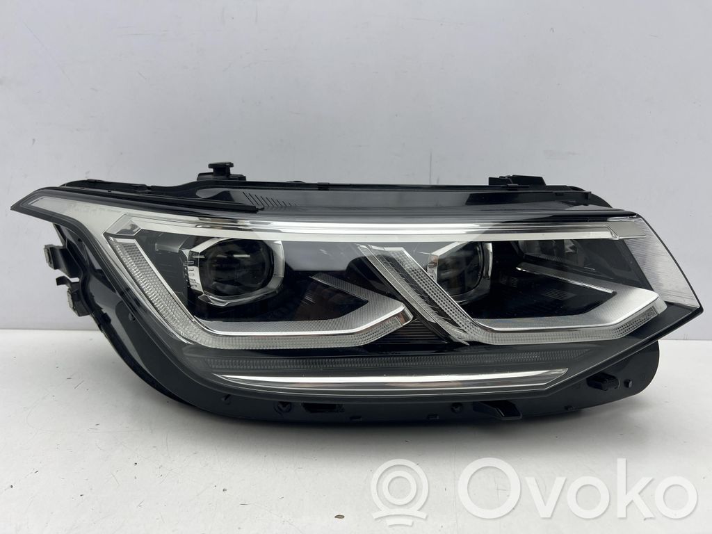 Volkswagen Tiguan Lampa przednia 