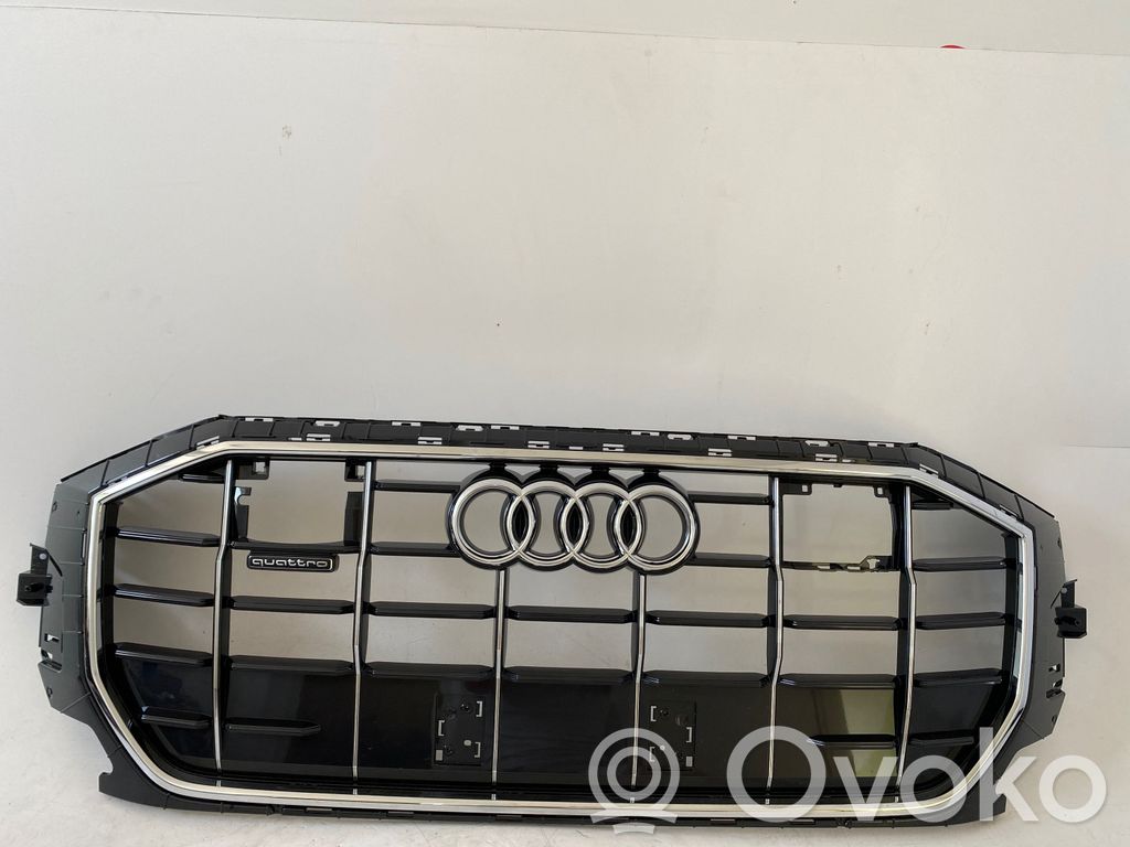 Audi Q8 Augšējais režģis 